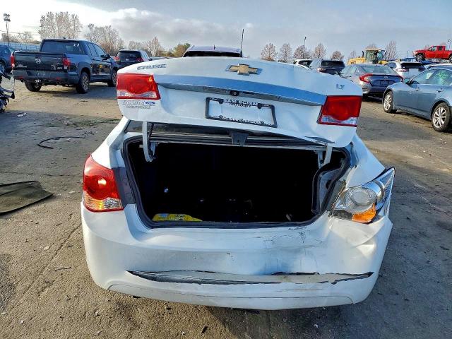 Photo 6 from auction – 2014 CHEVROLET CRUZE with VIN 1G1PC5SB1E7462981