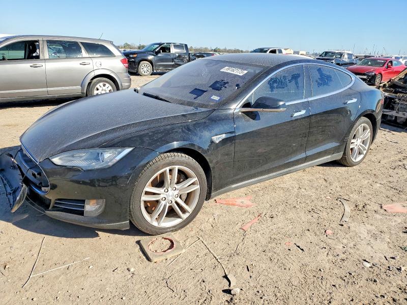 TESLA MODEL S 2014 with VIN 5YJSA1S1XEFP51164 - Photo from auction