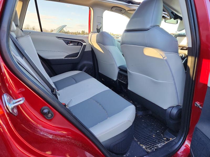 Photo 11 from auction – 2022 TOYOTA RAV4 XLE P with VIN JTMB6RFV0ND066451