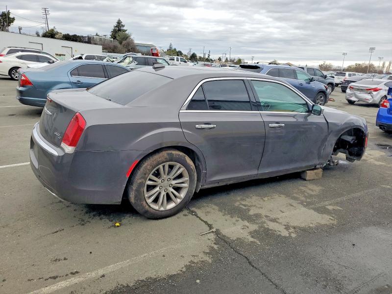 Photo 3 from auction – 2016 CHRYSLER 300C with VIN 2C3CCAEG9GH181965