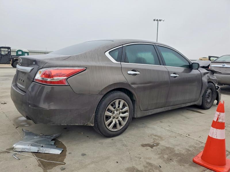 Photo 3 from auction – 2015 NISSAN ALTIMA with VIN 1N4AL3AP3FC577076