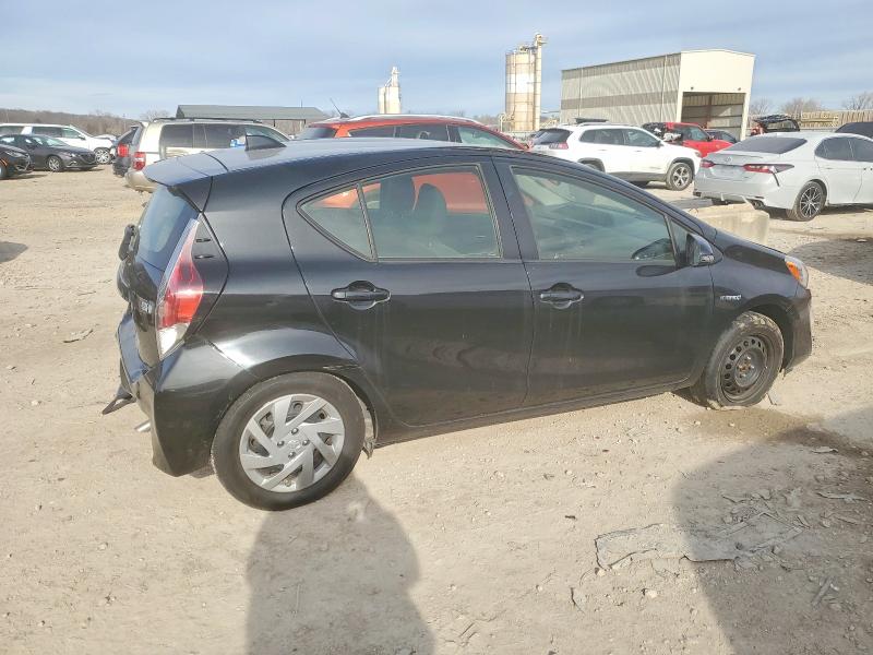 Photo 3 from auction – 2016 TOYOTA PRIUS C with VIN JTDKDTB35G1115963