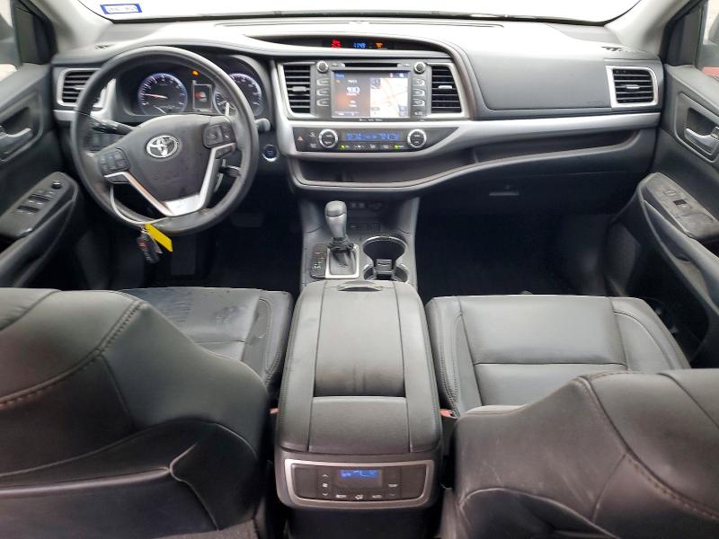 Photo 8 from auction – 2018 TOYOTA HIGHLANDER with VIN 5TDKZRFH2JS530923