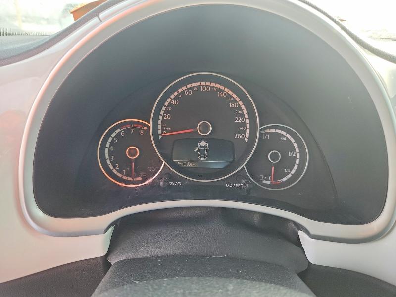 Photo 9 from auction – 2015 VOLKSWAGEN BEETLE with VIN 3VWJ07AT0FM646809