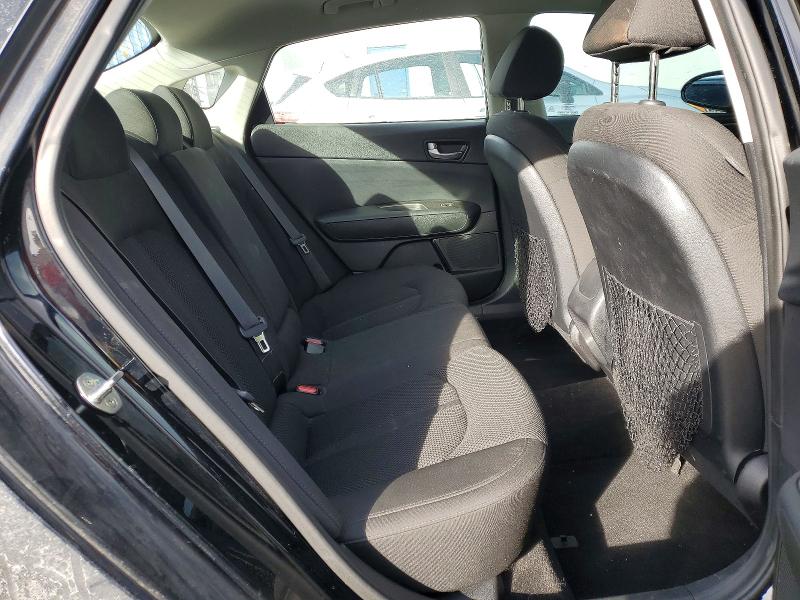 Photo 10 from auction – 2019 KIA OPTIMA with VIN 5XXGT4L37KG275899