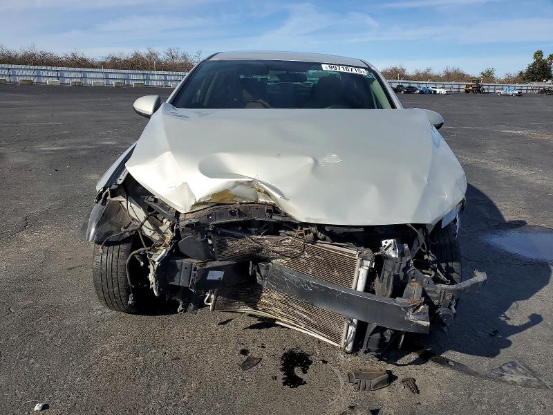 Photo 5 from auction – 2017 HYUNDAI ELANTRA with VIN 5NPD74LF5HH195032