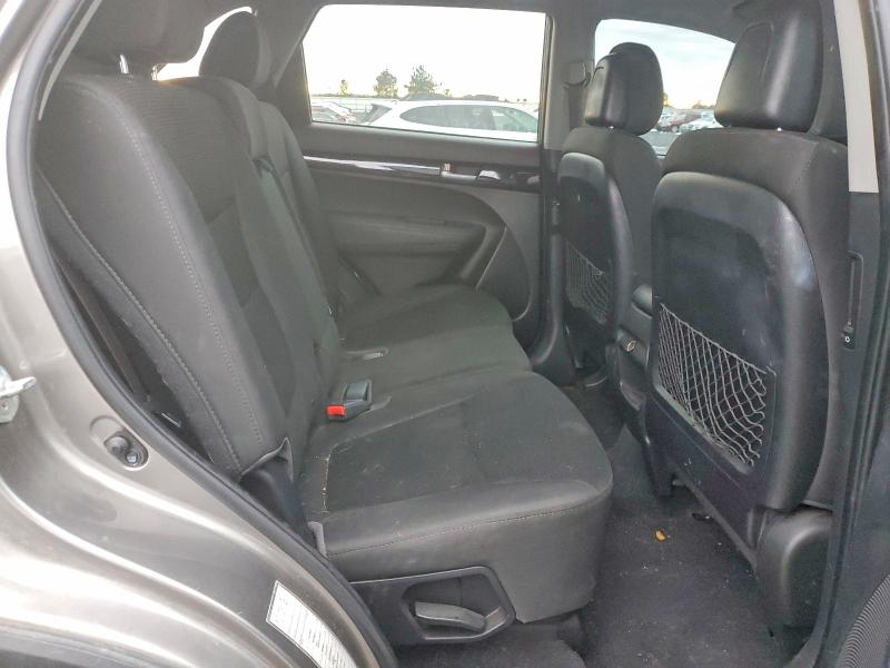 Photo 11 from auction – 2015 KIA SORENTO with VIN 5XYKTDA73FG596517