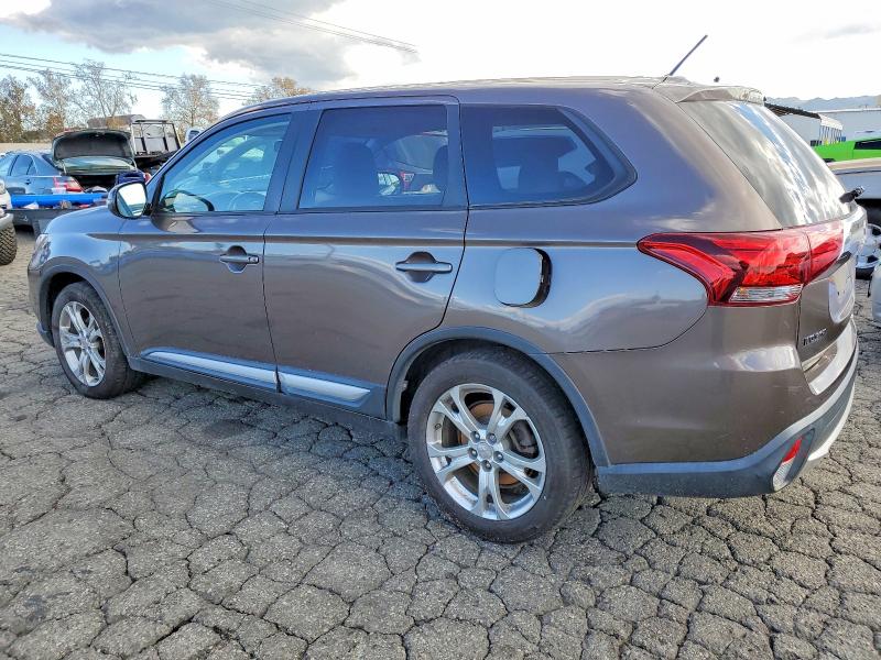 Photo 2 from auction – 2016 MITSUBISHI OUTLANDER with VIN JA4AZ3A39GZ004536