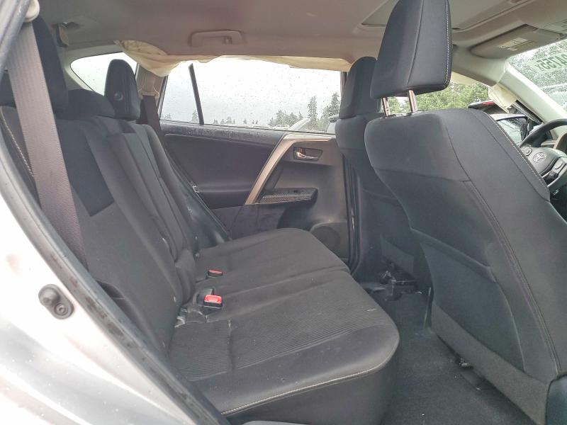 Photo 11 from auction – 2015 TOYOTA RAV4 XLE with VIN JTMRFREV0FD119764