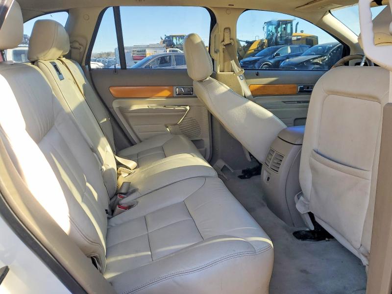 Photo 11 from auction – 2007 LINCOLN MKX with VIN 2LMDU68C37BJ28488