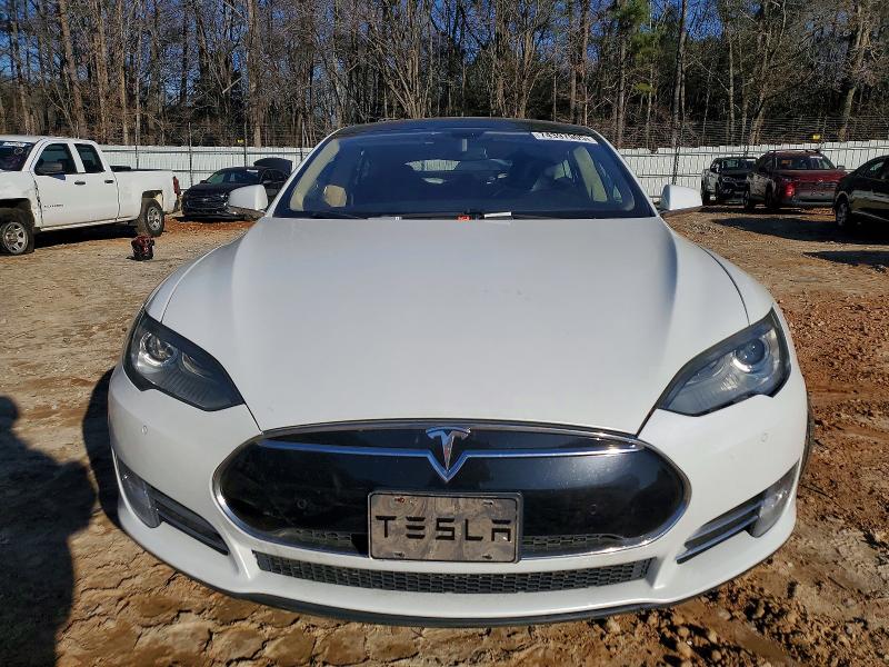 Photo 5 from auction – 2013 TESLA MODEL S with VIN 5YJSA1CN9DFP26272