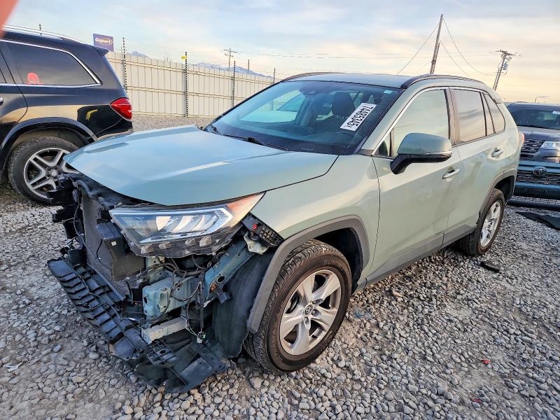 TOYOTA RAV4 XLE 2020 with VIN 2T3P1RFV2LC071964 - Photo from auction