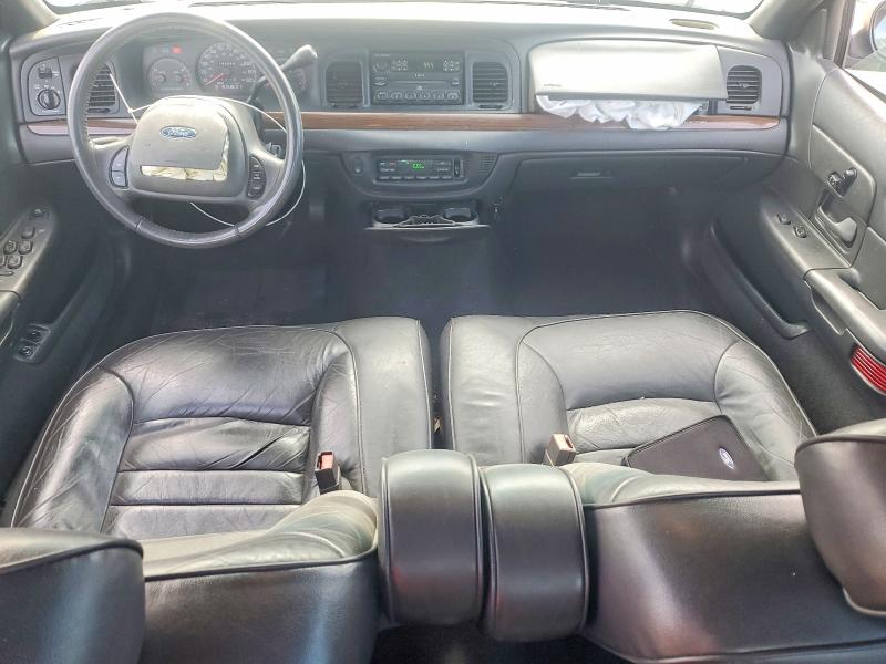 Photo 8 from auction – 2001 FORD CROWN VICT with VIN 2FAFP74W21X105788