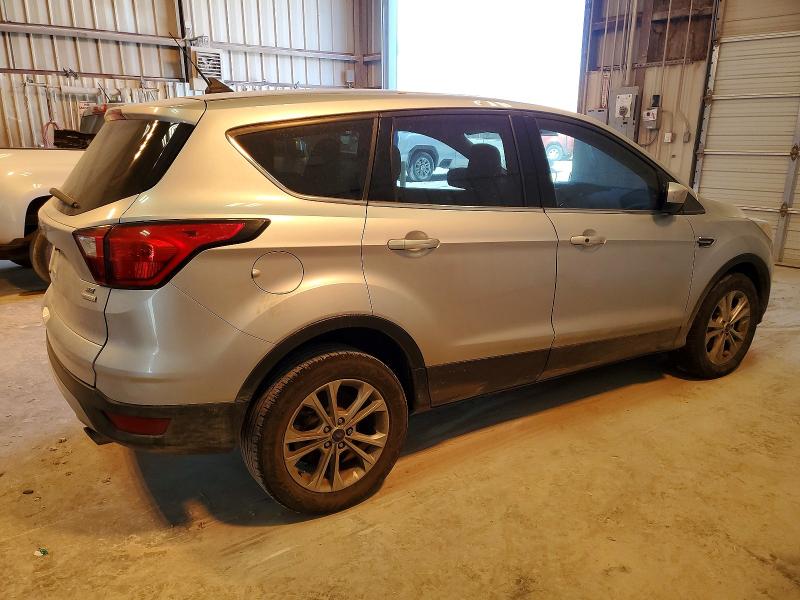 Photo 3 from auction – 2019 FORD ESCAPE SE with VIN 1FMCU0GD2KUB00943