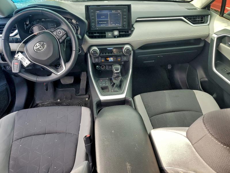 Photo 8 from auction – 2020 TOYOTA RAV4 XLE with VIN JTMP1RFV3LD526459