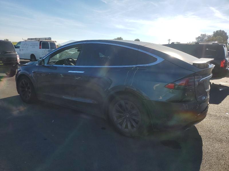 Photo 2 from auction – 2018 TESLA MODEL X with VIN 5YJXCAE20JF112922