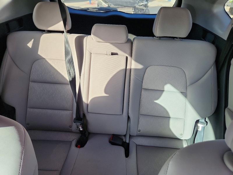 Photo 10 from auction – 2018 HYUNDAI TUCSON with VIN KM8J33A46JU694908