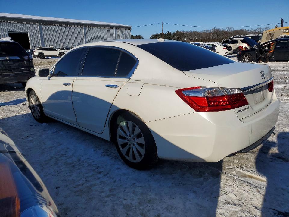 Photo 2 from auction – 2015 HONDA ACCORD EXL with VIN 1HGCR2F81FA115903