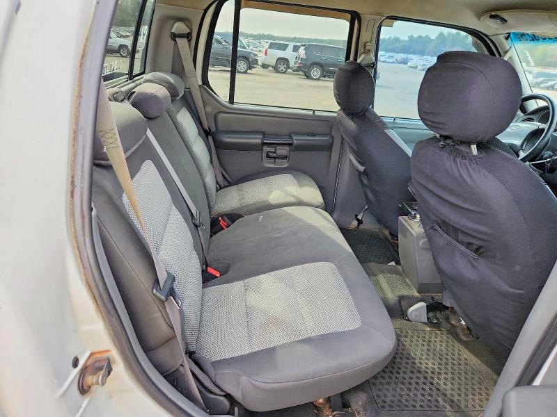 Photo 10 from auction – 2005 FORD EXPLORER S with VIN 1FMZU67K35UB69107