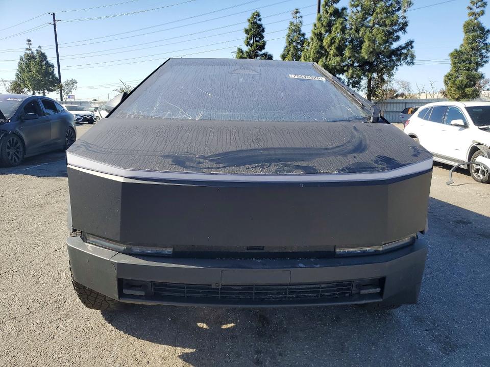 Photo 5 from auction – 2024 TESLA CYBERTRUCK with VIN 7G2CEHED3RA037089