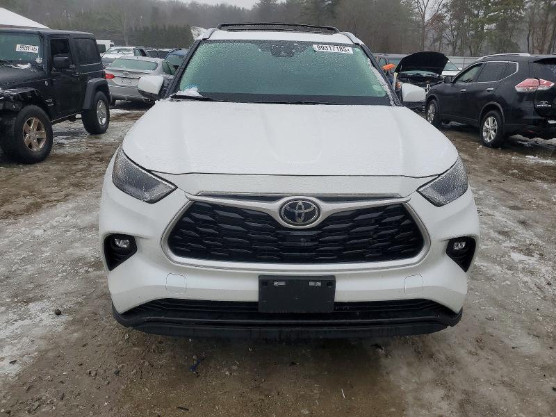 Photo 5 from auction – 2023 TOYOTA HIGHLANDER with VIN 5TDKDRBH6PS523101