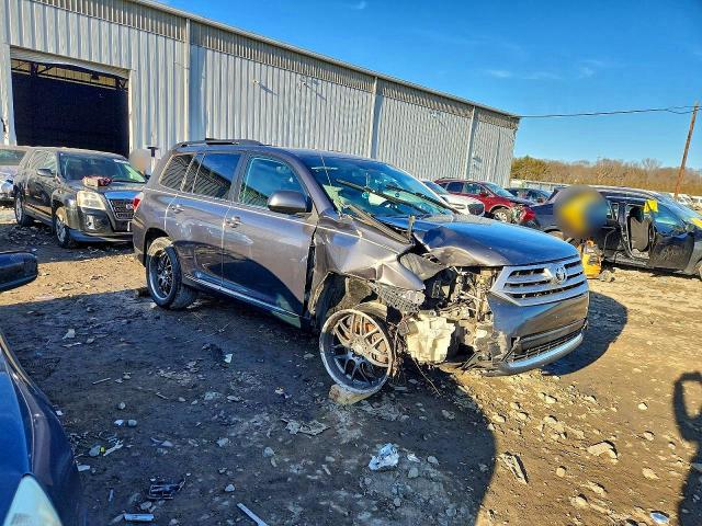 Photo 4 from auction – 2011 TOYOTA HIGHLANDER with VIN 5TDBK3EH6BS062960