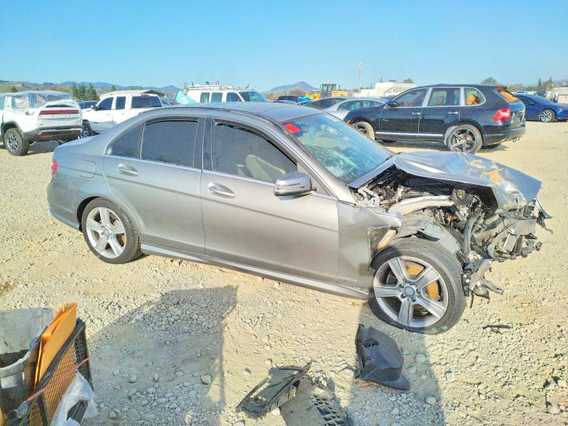 Photo 4 from auction – 2011 MERCEDES-BENZ C with VIN WDDGF5EB2BR149616