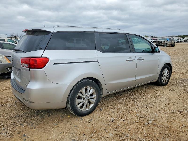 Photo 3 from auction – 2017 KIA SEDONA with VIN KNDMB5C19H6240816