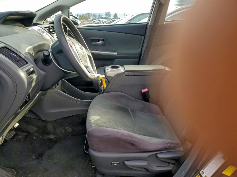 Photo 7 from auction – 2012 TOYOTA PRIUS V with VIN JTDZN3EU1C3029550