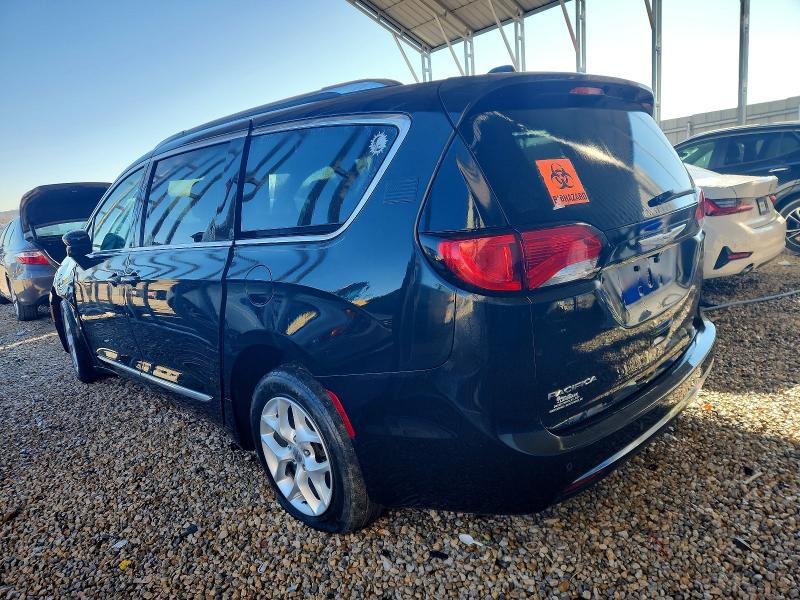 Photo 2 from auction – 2017 CHRYSLER PACIFICA with VIN 2C4RC1EG0HR844826