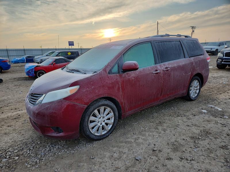 TOYOTA SIENNA LE 2011 with VIN 5TDJK3DC5BS015923 - Photo from auction