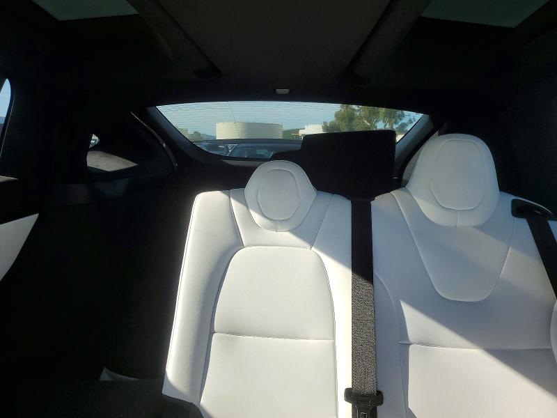 Photo 10 from auction – 2018 TESLA MODEL X with VIN 5YJXCAE20JF112922