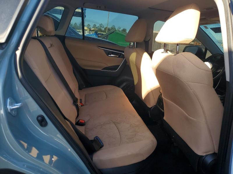 Photo 11 from auction – 2021 TOYOTA RAV4 with VIN JTMRWRFV9MD130838