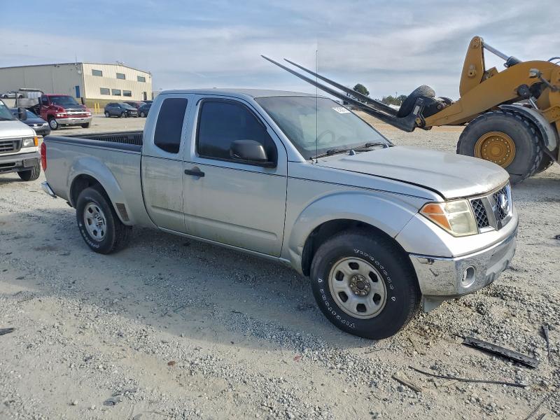 Photo 4 from auction – 2005 NISSAN FRONTIER K with VIN 1N6AD06U85C438738