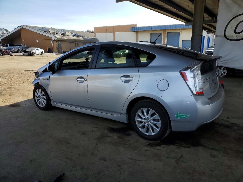 Photo 2 from auction – 2014 TOYOTA PRIUS PLUG with VIN JTDKN3DP2E3064243