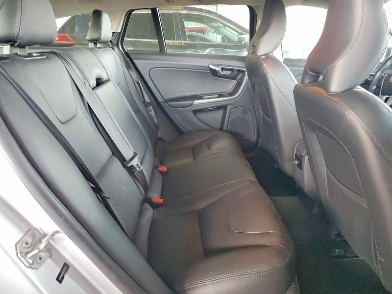Photo 10 from auction – 2016 VOLVO V60 with VIN YV140MEK6G1304872