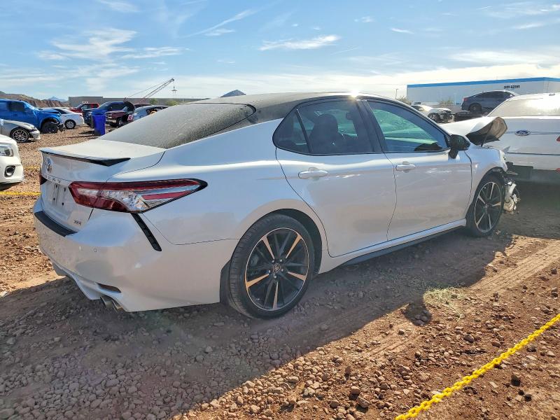 Photo 3 from auction – 2018 TOYOTA CAMRY with VIN 4T1B61HK2JU091989
