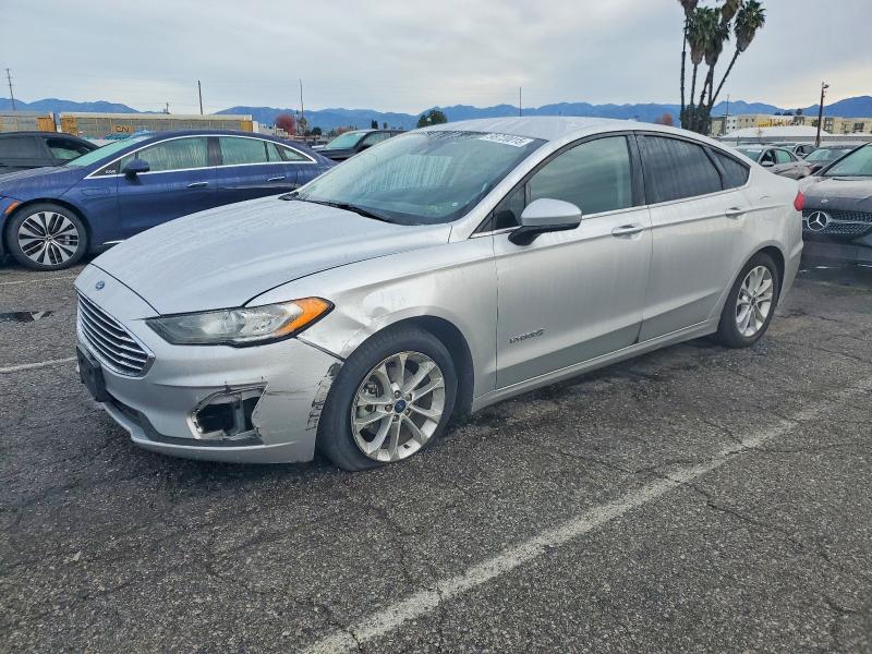 FORD FUSION SE 2019 with VIN 3FA6P0LUXKR201370 - Photo from auction