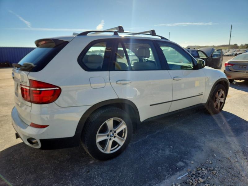 Photo 3 from auction – 2013 BMW X5 XDRIVE3 with VIN 5UXZV4C52D0E08076