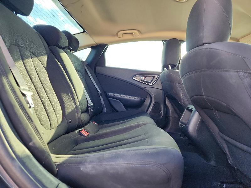 Photo 10 from auction – 2015 CHRYSLER 200 LIMITE with VIN 1C3CCCAB1FN634620