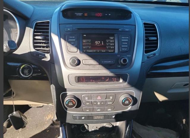 Photo 9 from auction – 2015 KIA SORENTO EX with VIN 5XYKU4A79FG573594