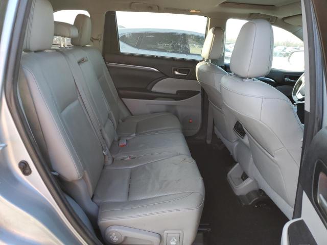 Photo 11 from auction – 2017 TOYOTA HIGHLANDER with VIN 5TDYZRFH2HS204964