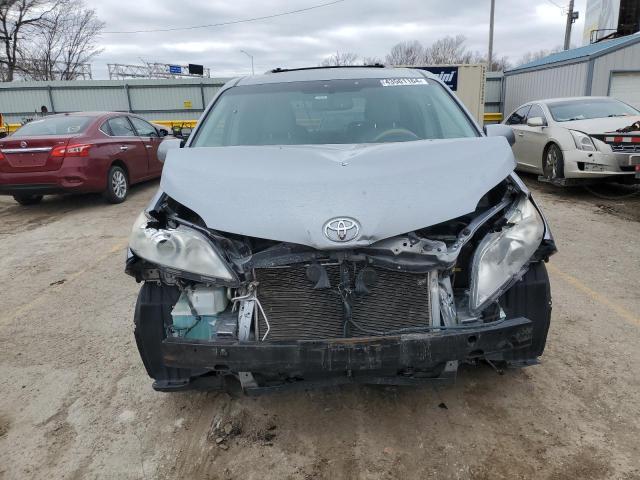 Photo 5 from auction – 2011 TOYOTA SIENNA XLE with VIN 5TDYK3DCXBS122500