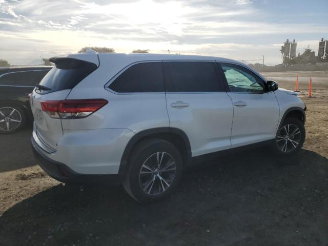 Photo 3 from auction – 2019 TOYOTA HIGHLANDER with VIN 5TDZZRFH0KS368094