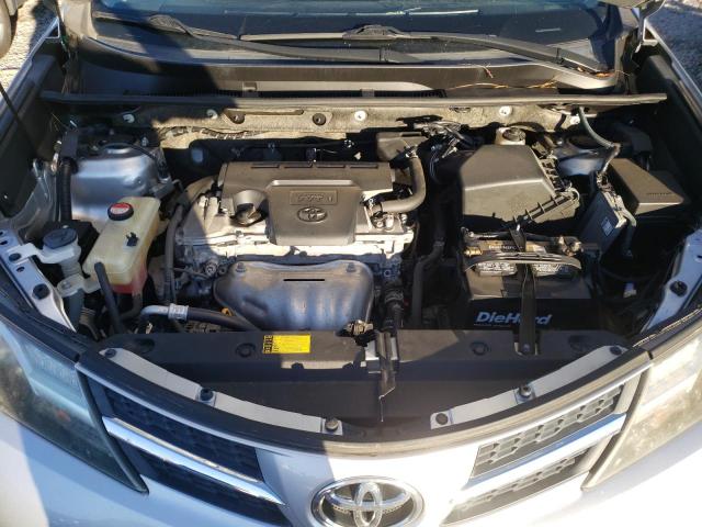 Photo 11 from auction – 2015 TOYOTA RAV4 LE with VIN JTMZFREV4FJ036890