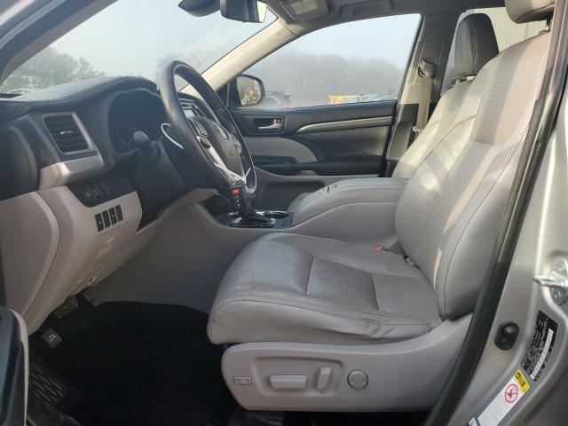 Photo 7 from auction – 2017 TOYOTA HIGHLANDER with VIN 5TDDZRFH4HS380915