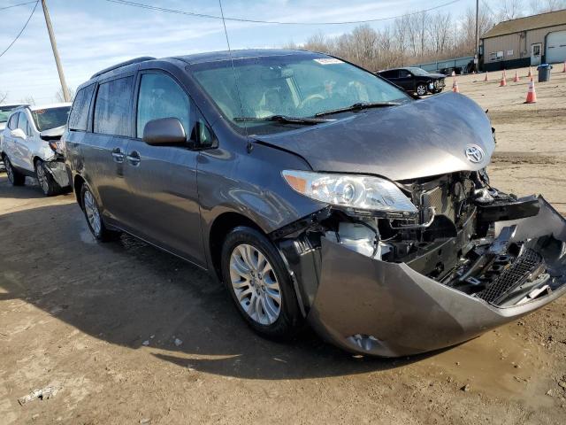 Photo 4 from auction – 2012 TOYOTA SIENNA XLE with VIN 5TDYK3DC5CS277988