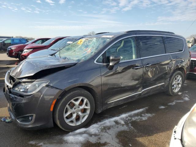 CHRYSLER PACIFICA T 2017 with VIN 2C4RC1BG8HR752920 - Photo from auction