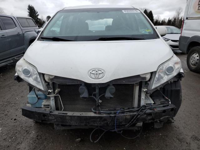 Photo 5 from auction – 2015 TOYOTA SIENNA LE with VIN 5TDKK3DC1FS555070