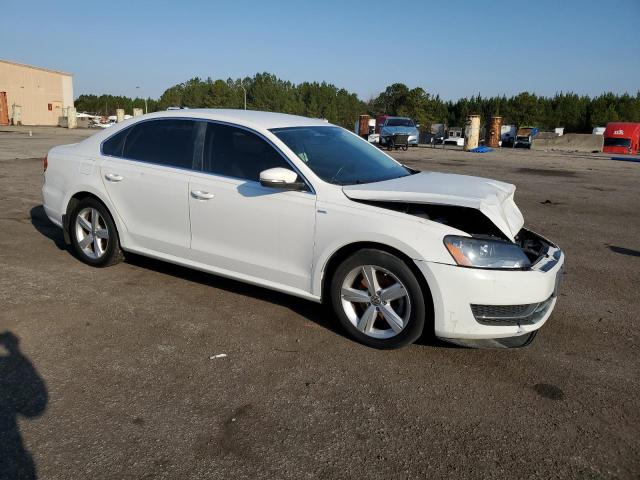 Photo 4 from auction – 2014 VOLKSWAGEN PASSAT S with VIN 1VWAS7A34EC025096